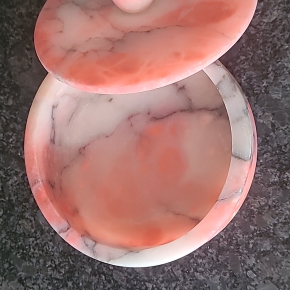 Vintage Pink Marbled Soap Stone Vanity Dish with Lid - Picture 4 of 12